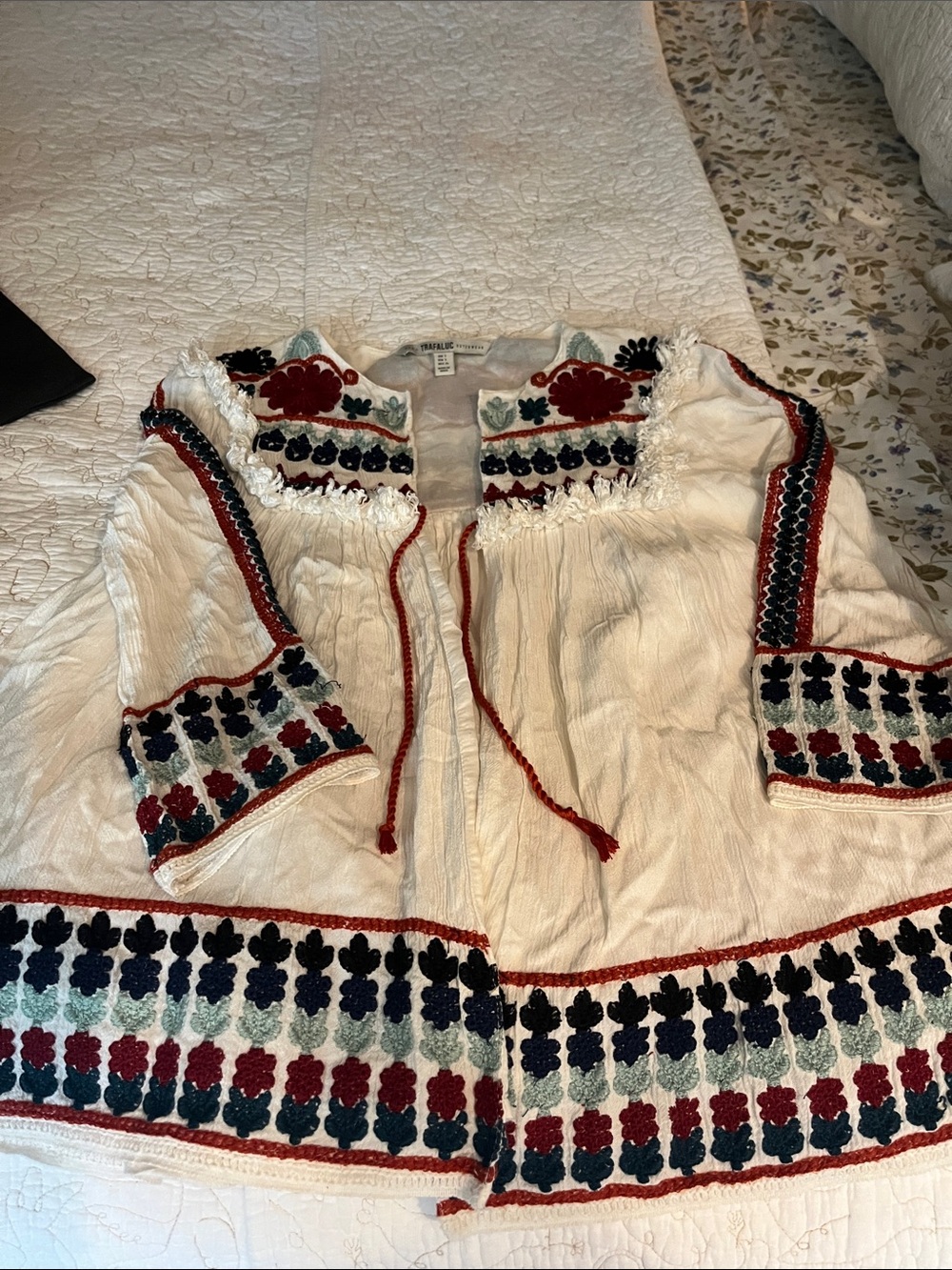 Zara Trafaluc White Blouse with Green Embroidered Accents